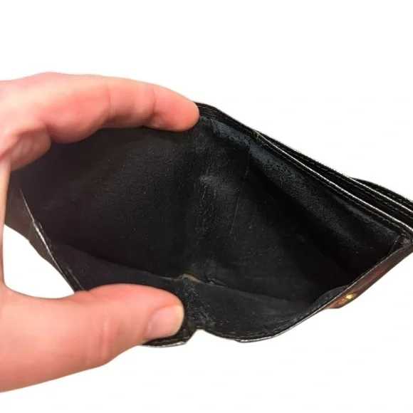 Yves Saint Laurent Vintage Black Leather Snap Wallet Vintage Embossed YSL 80’s - Picture 8 of 8